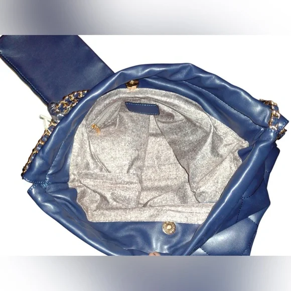 New! Blue Large Quilted Bag with Silver Chains and free blue cash/change bag - Picture 4 of 4